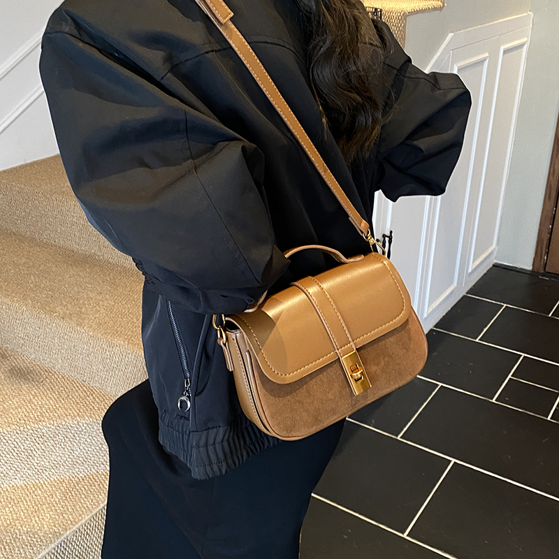 Markalı Mini Kare Kapaklı Çapr - Luxury Bags Store incelemesi ve fiyatı