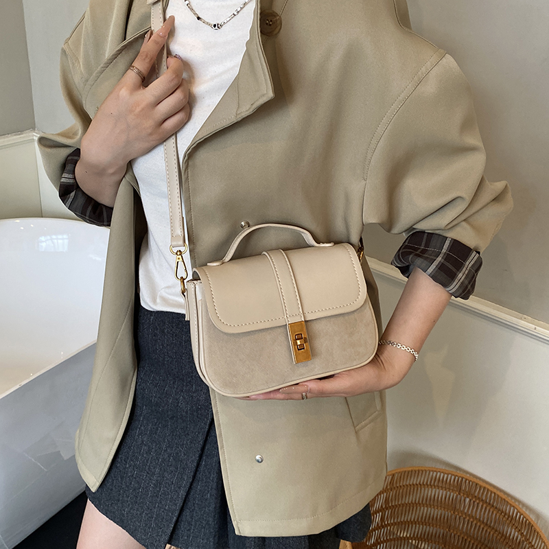 Markalı Mini Kare Kapaklı Çapr - Luxury Bags Store incelemesi ve fiyatı